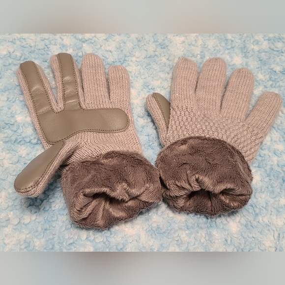 Women's Isotoner Gloves (Grey) - Picture 3 of 8